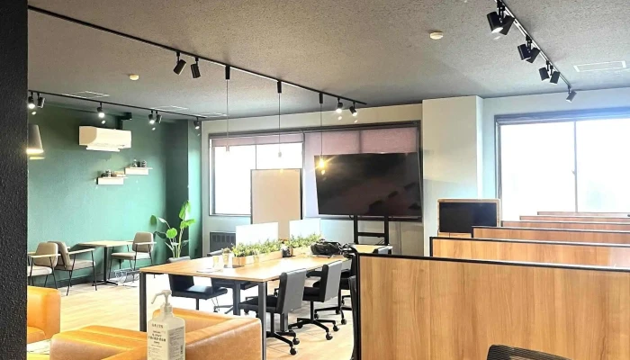 En Kowa Kingusupe Surentaruohuisu 共同オフィス - 登別市